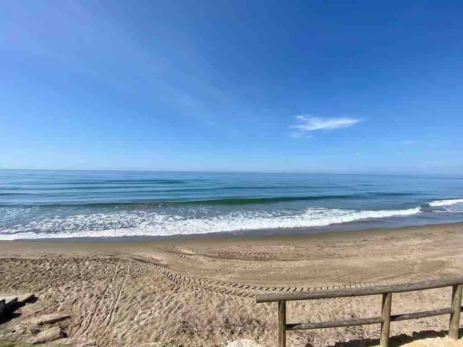 Appartamento Duplex Beach Cabopino Marbella Esterno foto